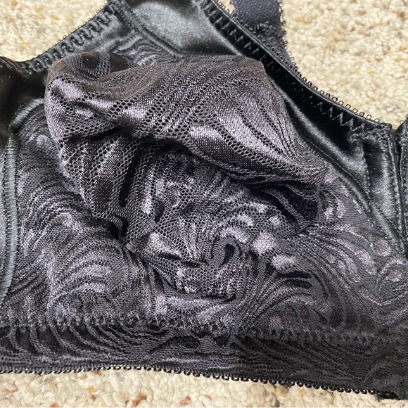 Bali women's 38C Black floral bra non padded stretch fabric new with tags - Picture 3 of 7
